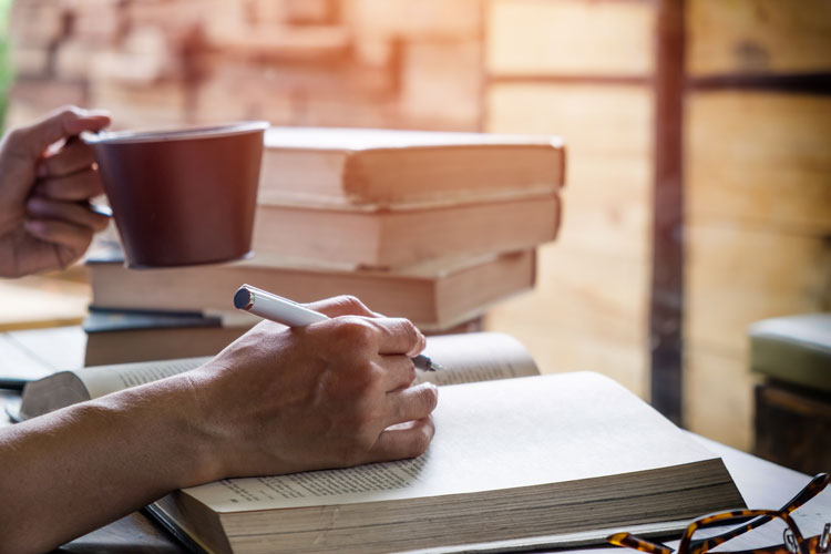 和田地區(qū)學(xué)歷提升方式哪個好？提升學(xué)歷能報考哪些學(xué)校？在哪里報名？