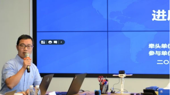 “混合增強在線教育關鍵技術與系統(tǒng)研究”項目進度研討會成功舉辦